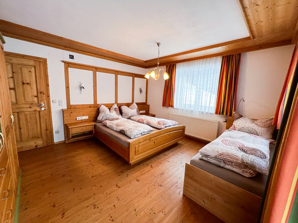 Gemütliches erstes Schlafzimmer
