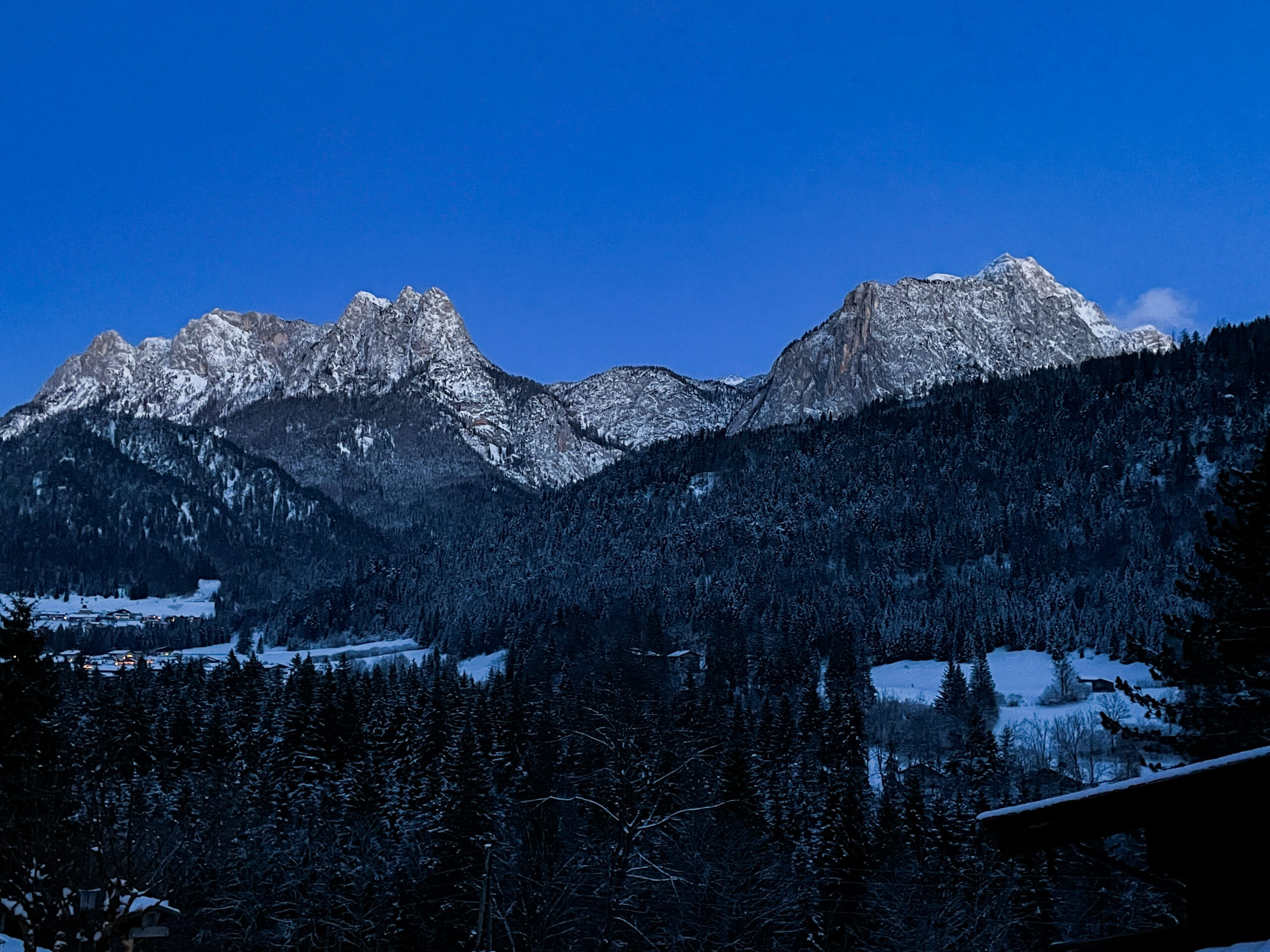 Winterlicher Blick auf die Loferer Steinberge
